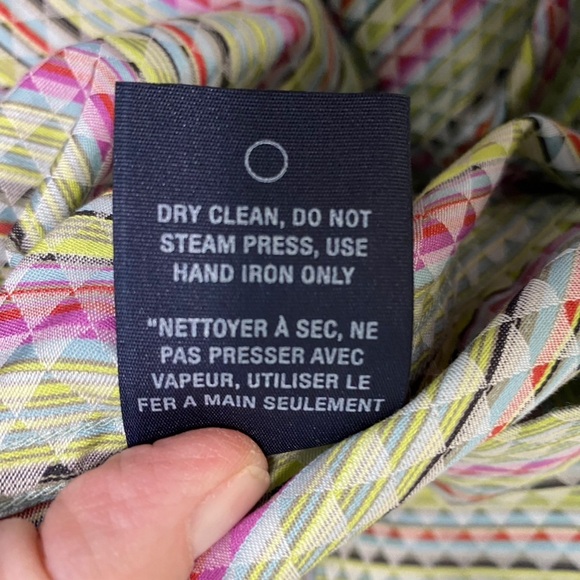 ROBERT GRAHAM - SZ LARGE - ECCENTRIC GEOMETRIC BUTTON FRONT WOMEN’S SHIRT B16 - Picture 13 of 13